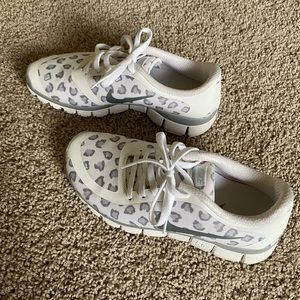 Women’s Nike Shoes Size 7 - White & Grey Cheetah Print